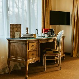 Premium Queen Room